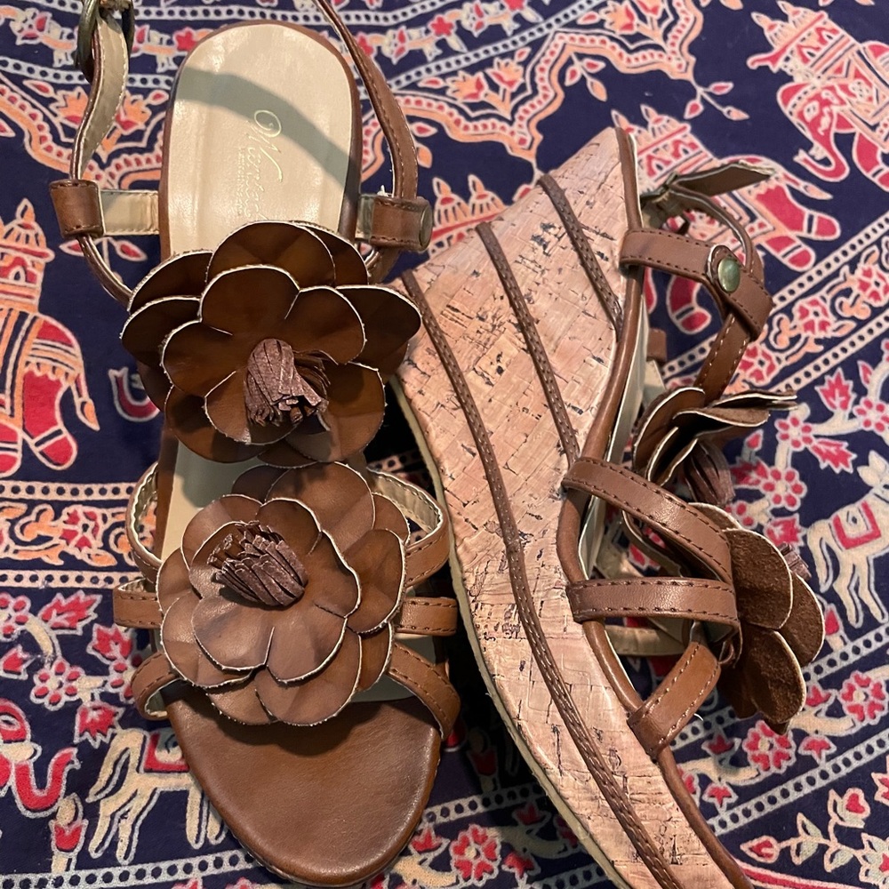 Brown Flower Wedges